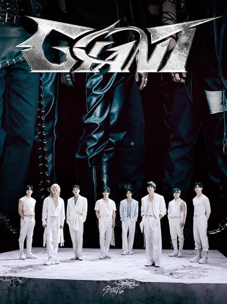 STRAY KIDS - Giant [JAPAN Ver.] Album (Limited Edition Type
